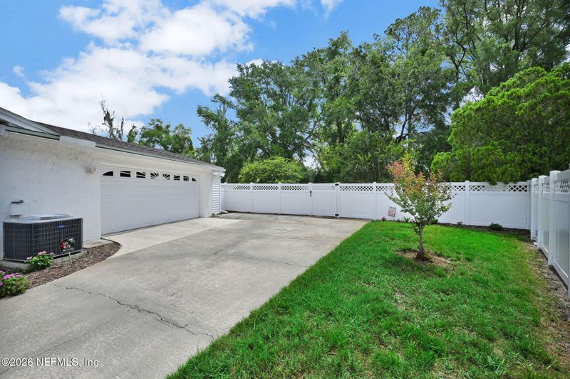 8173 El Ciento Ct, Jacksonville, FL 32217