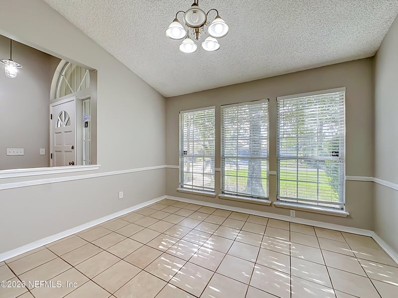 8174 Loch Lomond Ln, Jacksonville, FL 32244