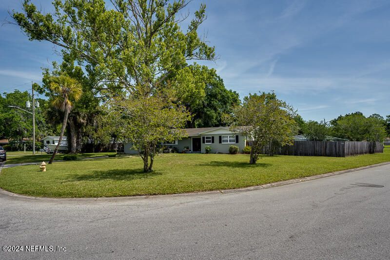 8177 Cesperdes Ave, Jacksonville, FL 32217