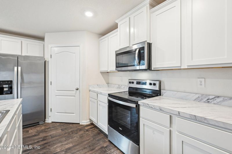 818 Riley Rd, Middleburg, FL 32068
