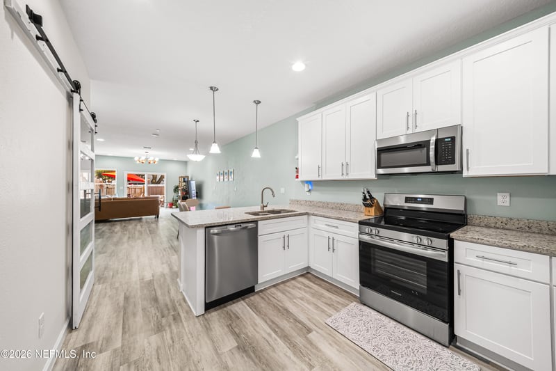 820 5th Ave S, Jacksonville Beach, FL 32250