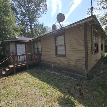 820 Gardenia Ln, Jacksonville, FL 32208