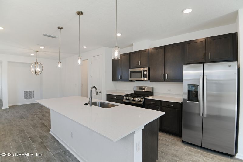 8200 Cedar Run Ln, Jacksonville, FL 32220