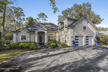 8200 Shade Tree Ct, Jacksonville, FL 32256