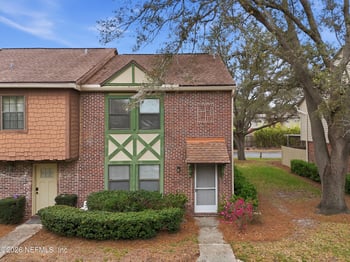8201 Sutton Pl N, Jacksonville, FL 32217