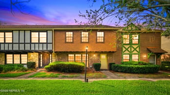 8203 Sutton Pl N, Jacksonville, FL 32217