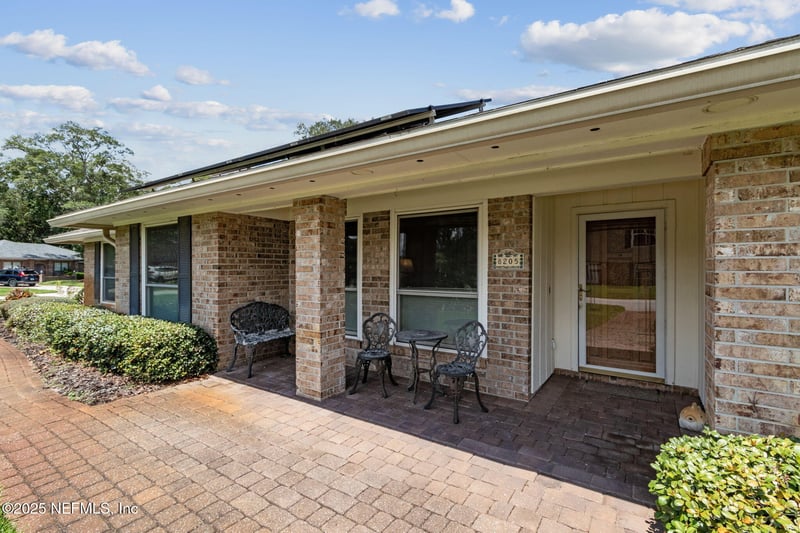 8205 Hidden Lake Dr N, Jacksonville, FL 32216