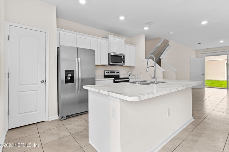 8207 Larose Rd, Jacksonville, FL 32211