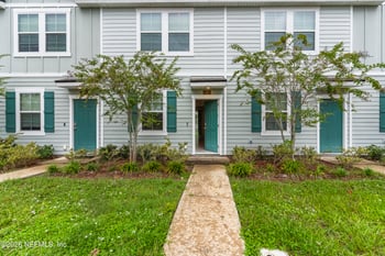 8207 Larose Rd, Jacksonville, FL 32211