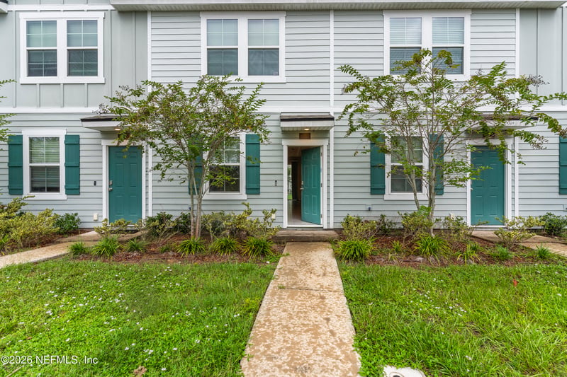 8207 Larose Rd, Jacksonville, FL 32211