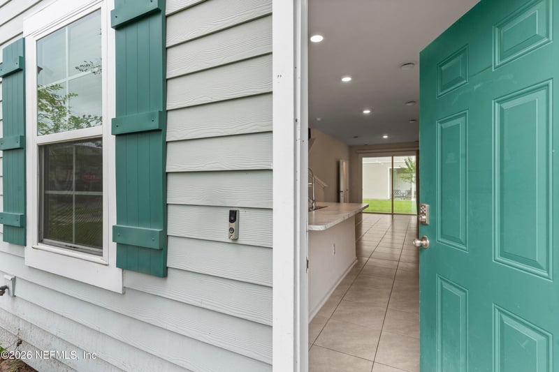 8207 Larose Rd, Jacksonville, FL 32211