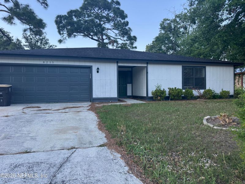 8215 Sailmaker Ln, Jacksonville, FL 32210