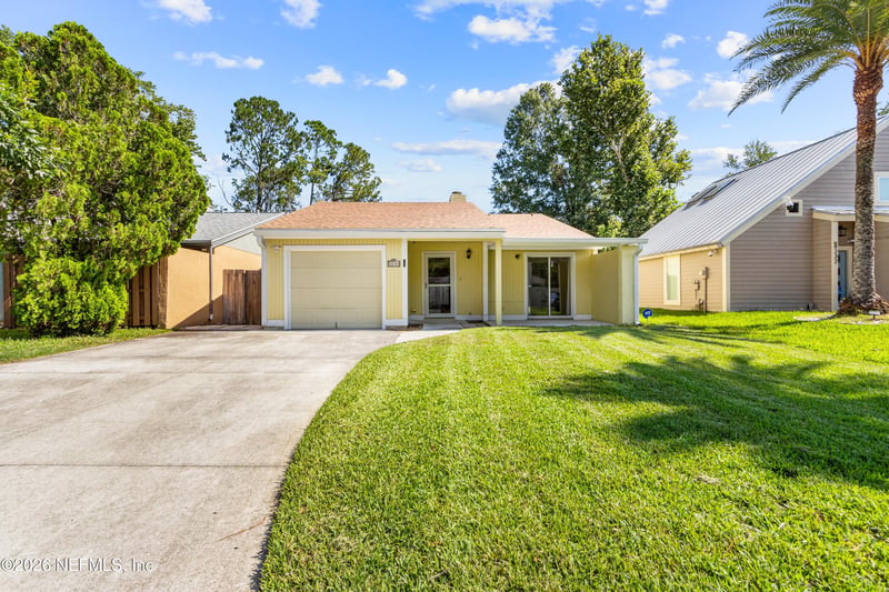 8234 Daisy Ln N, Jacksonville, FL 32244