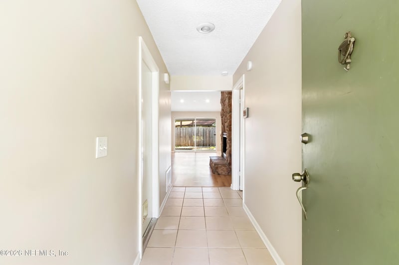 8234 Daisy Ln N, Jacksonville, FL 32244
