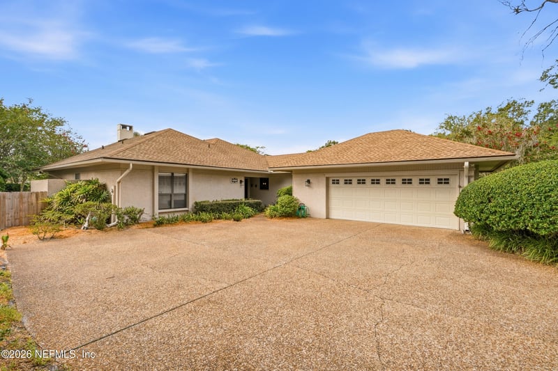 8237 Shade Tree Ct, Jacksonville, FL 32256