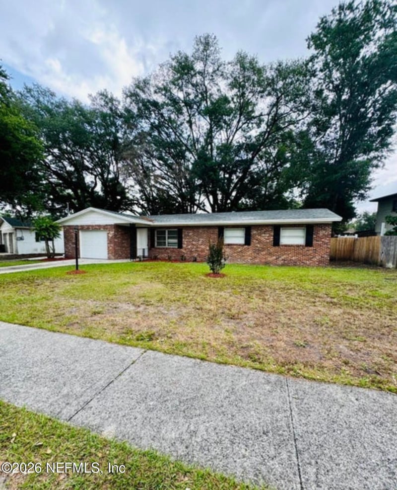 8239 Caravelle Dr, Jacksonville, FL 32244