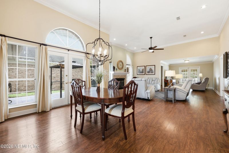 8242 Shade Tree Ct, Jacksonville, FL 32256