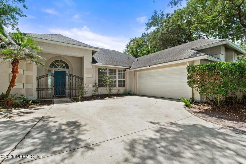 825 Buckeye Ln W, St Johns, FL 32259