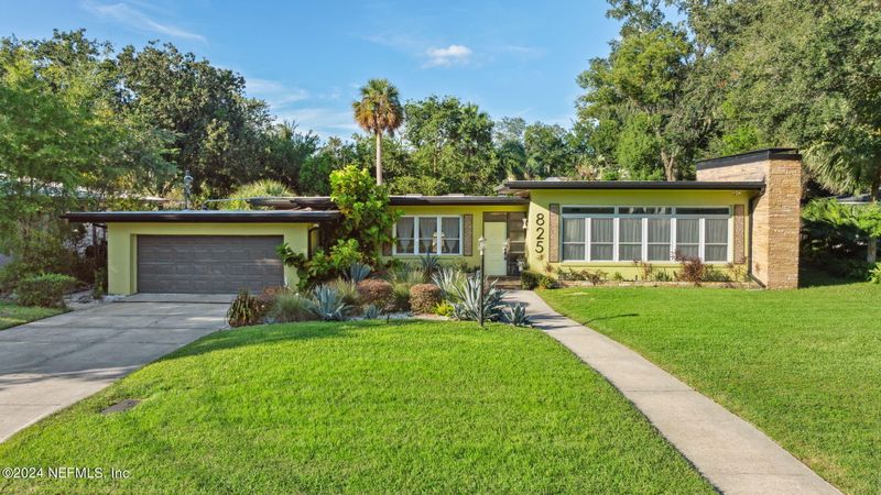 825 Granada Blvd S, Jacksonville, FL 32207