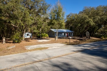 8250 Swan Lake Rd, Melrose, FL 32666