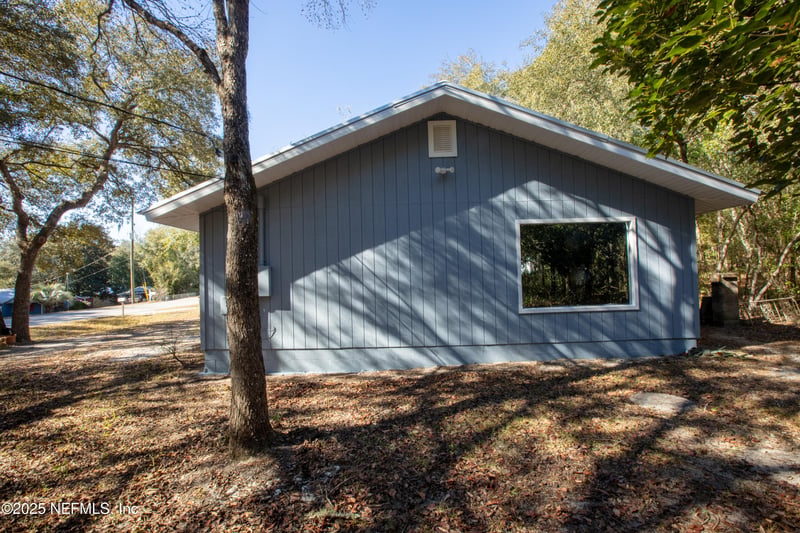 8250 Swan Lake Rd, Melrose, FL 32666