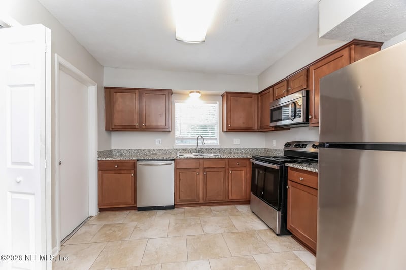 8251 Vermanth Rd, Jacksonville, FL 32211