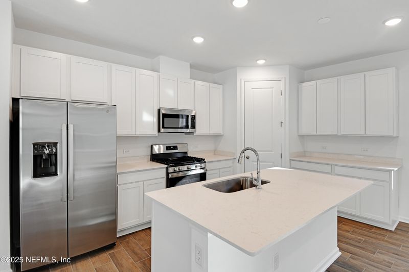 8253 Cedar Run Ln, Jacksonville, FL 32220