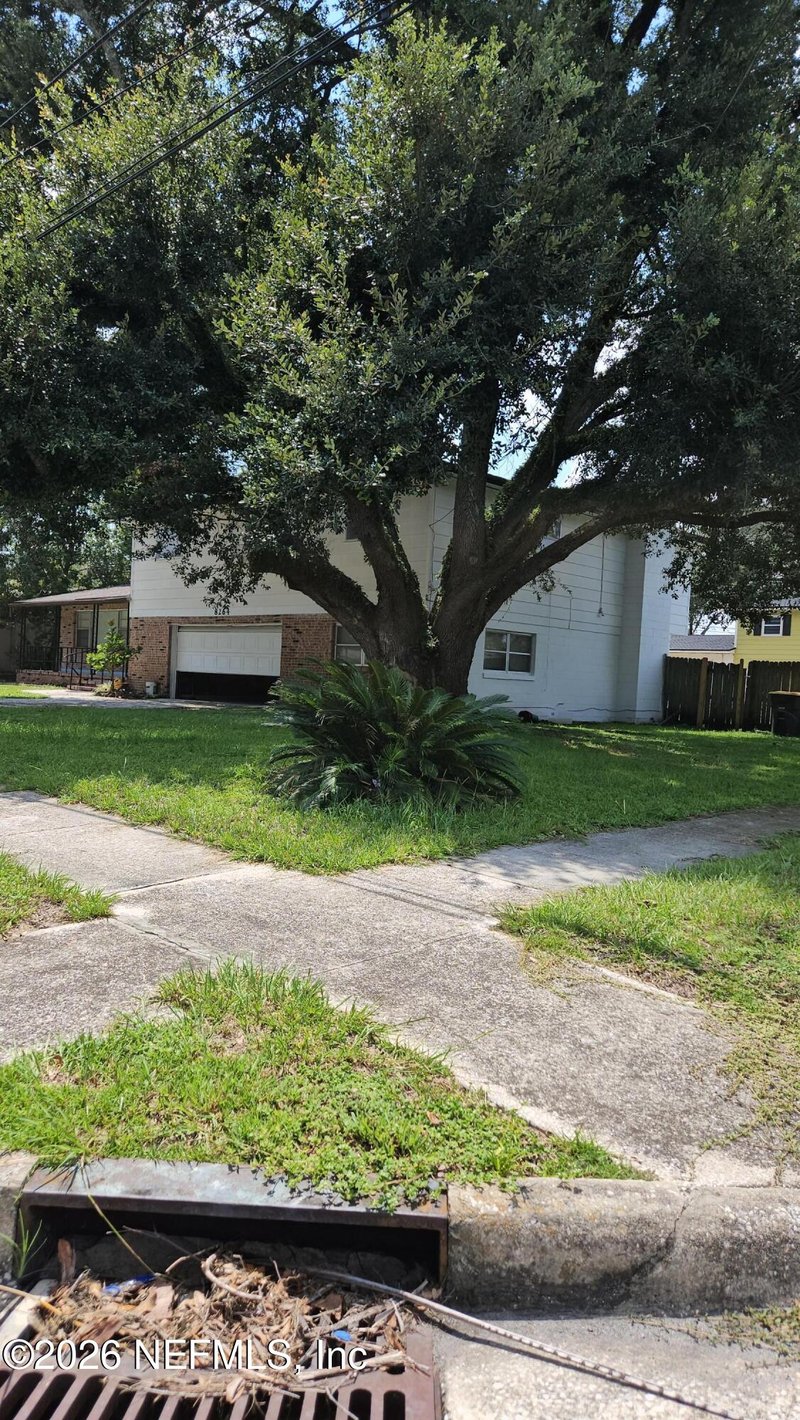 8264 Caravelle Dr, Jacksonville, FL 32244