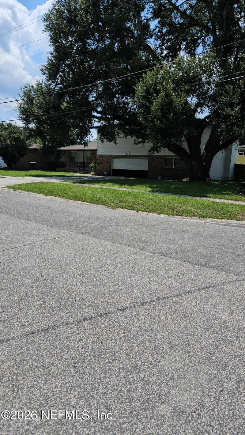 8264 Caravelle Dr, Jacksonville, FL 32244