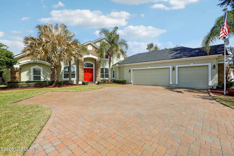 827 E Dorchester Dr, St Johns, FL 32259
