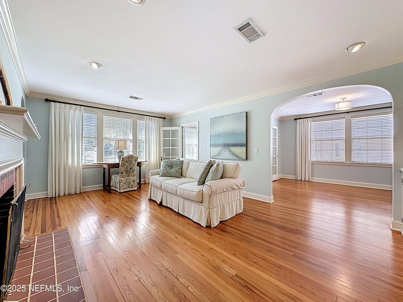 829 Old Hickory Rd, Jacksonville, FL 32207