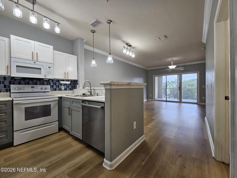 8290 Gate Pw W #152, Jacksonville, FL 32216