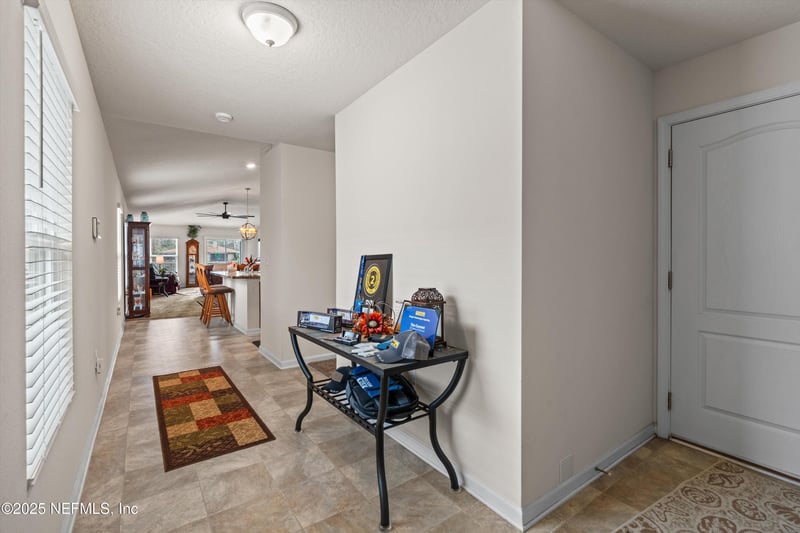 8292 Meadow Walk Ln, Jacksonville, FL 32256