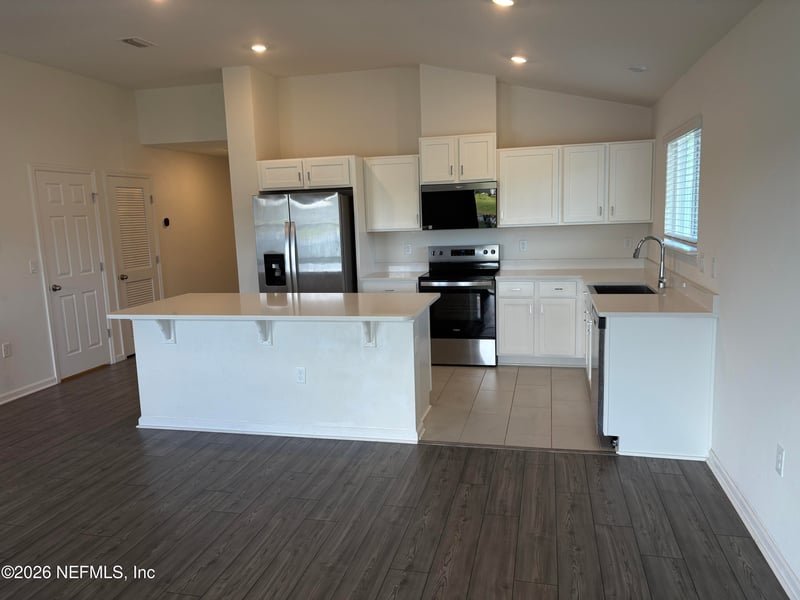 8302 Hawkes Meadow Dr, Jacksonville, FL 32219