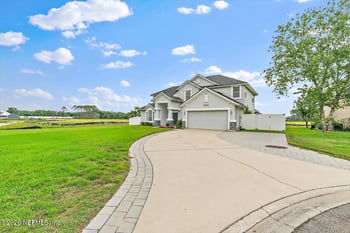 8303 Autumnwind Dr, Jacksonville, FL 32218