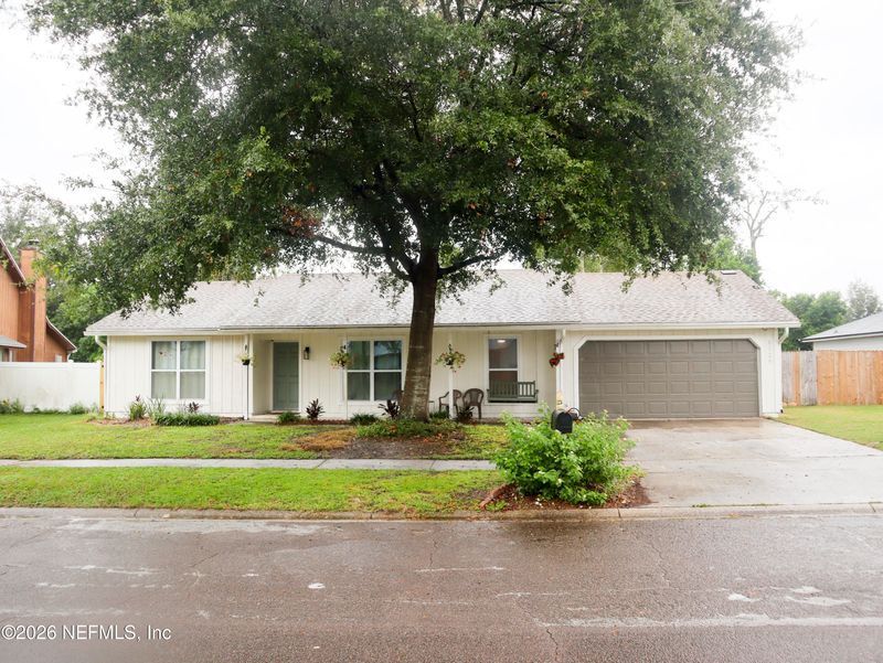 8329 Cross Timbers Dr E, Jacksonville, FL 32244