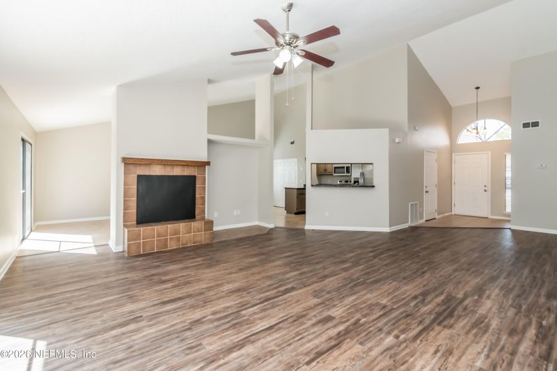 8337 Chason Rd E, Jacksonville, FL 32244