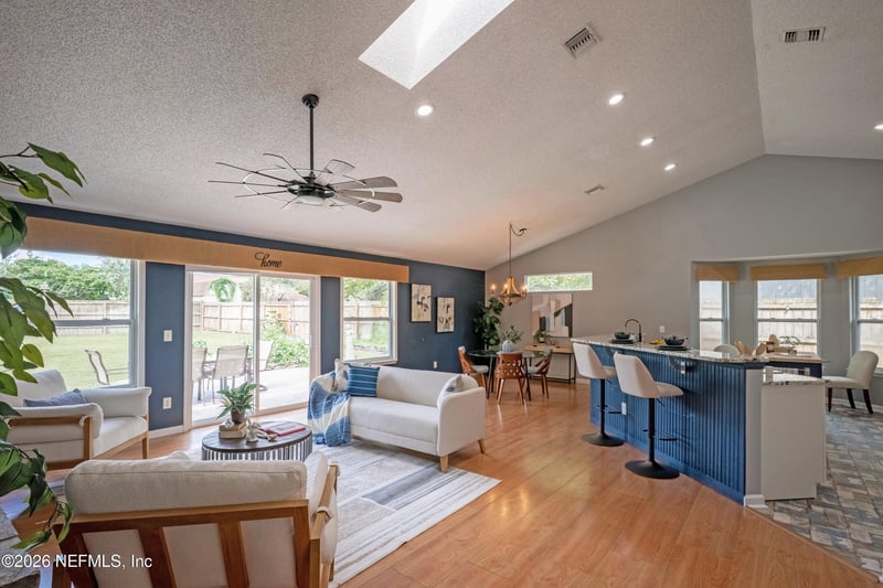 8345 Rockridge Dr, Jacksonville, FL 32244
