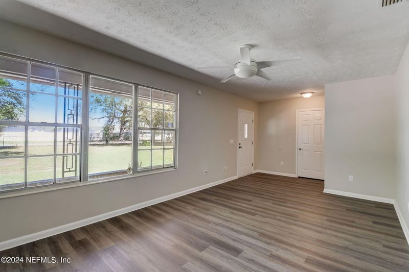 8350 Noroad, Jacksonville, FL 32210