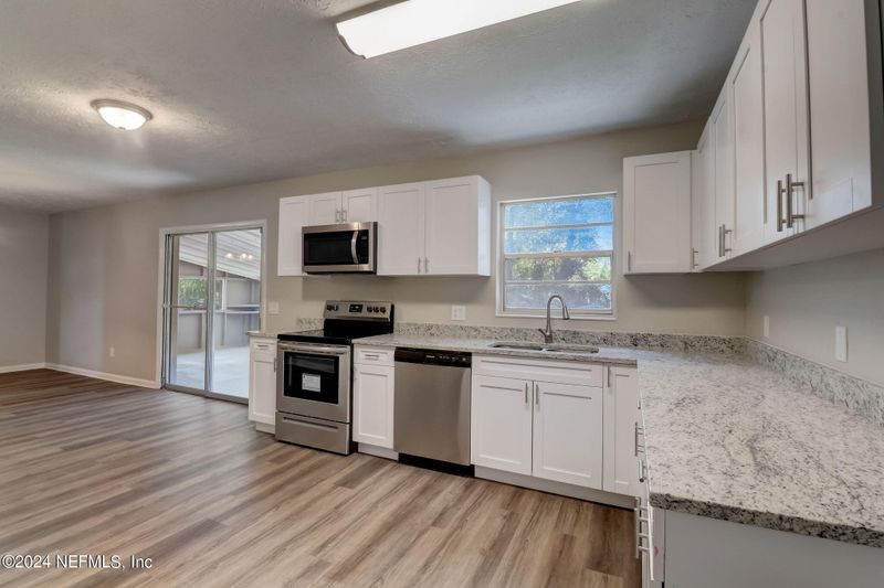 8350 Noroad, Jacksonville, FL 32210