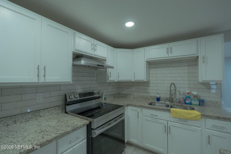 8354 Vining St, Jacksonville, FL 32210