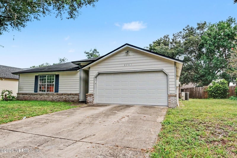 8361 Rockridge Dr, Jacksonville, FL 32244