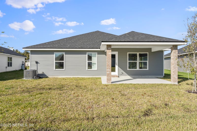 8363 Helmsley Blvd, Jacksonville, FL 32219