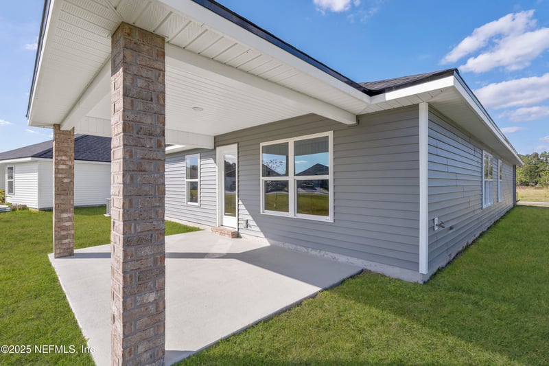 8363 Helmsley Blvd, Jacksonville, FL 32219
