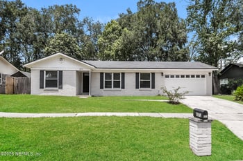 8371 Pointer Dr N, Jacksonville, FL 32221