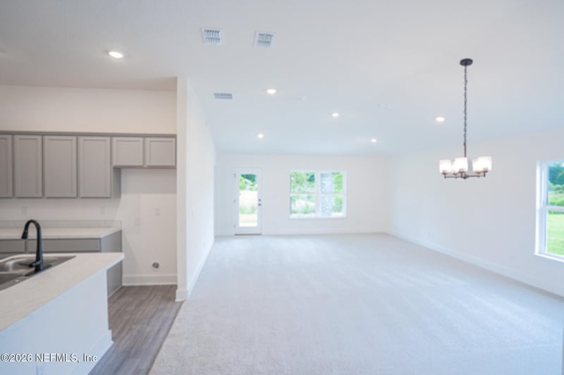 8381 Helmsley Blvd, Jacksonville, FL 32219