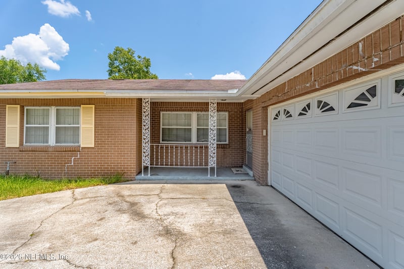 8391 Fury Dr, Jacksonville, FL 32244