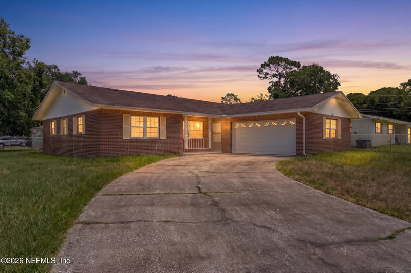 8391 Fury Dr, Jacksonville, FL 32244
