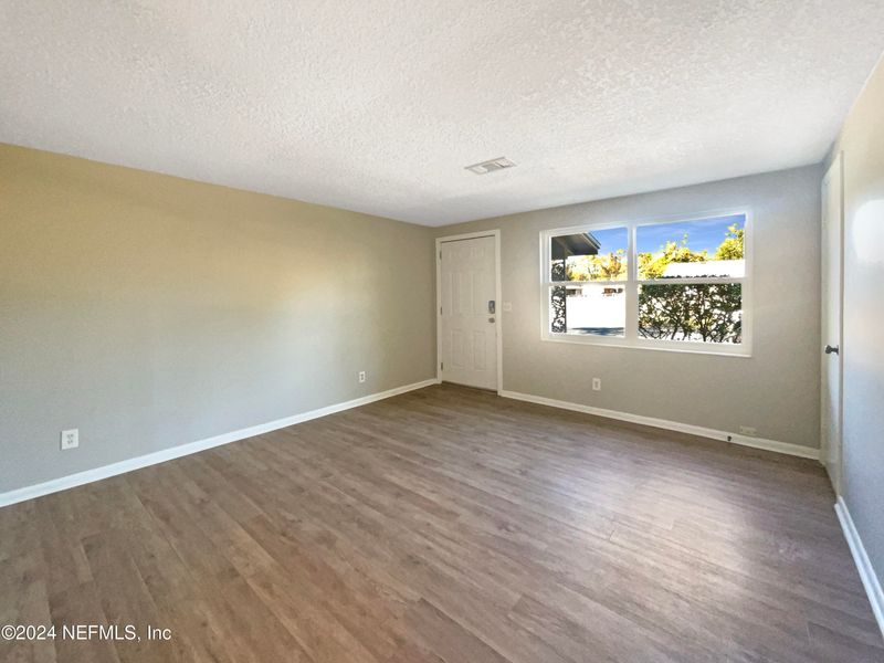 8392 Fury Dr, Jacksonville, FL 32244