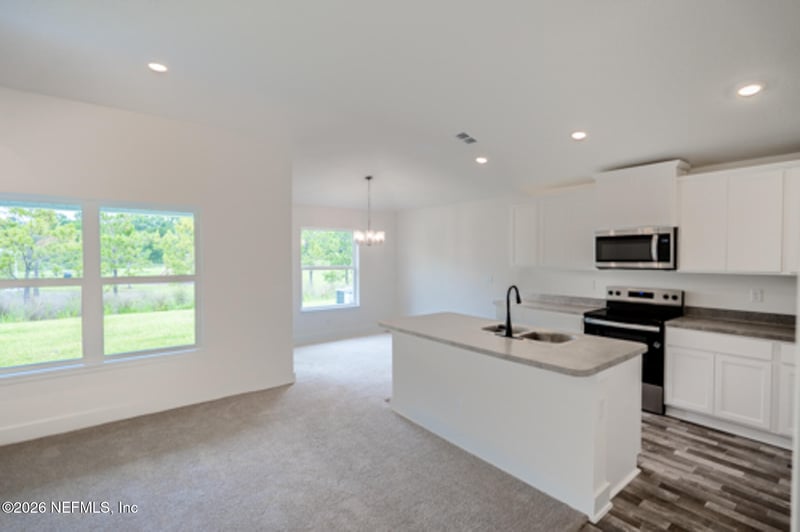 8393 Helmsley Blvd, Jacksonville, FL 32219